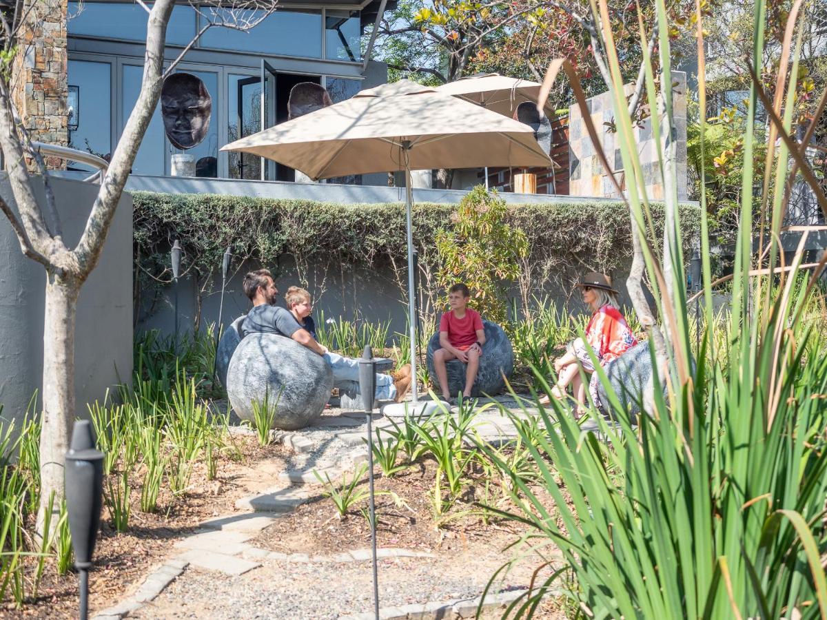 Seven Villa Hotel & Spa Johannesburg Exterior photo The garden at the Center for Urban Education