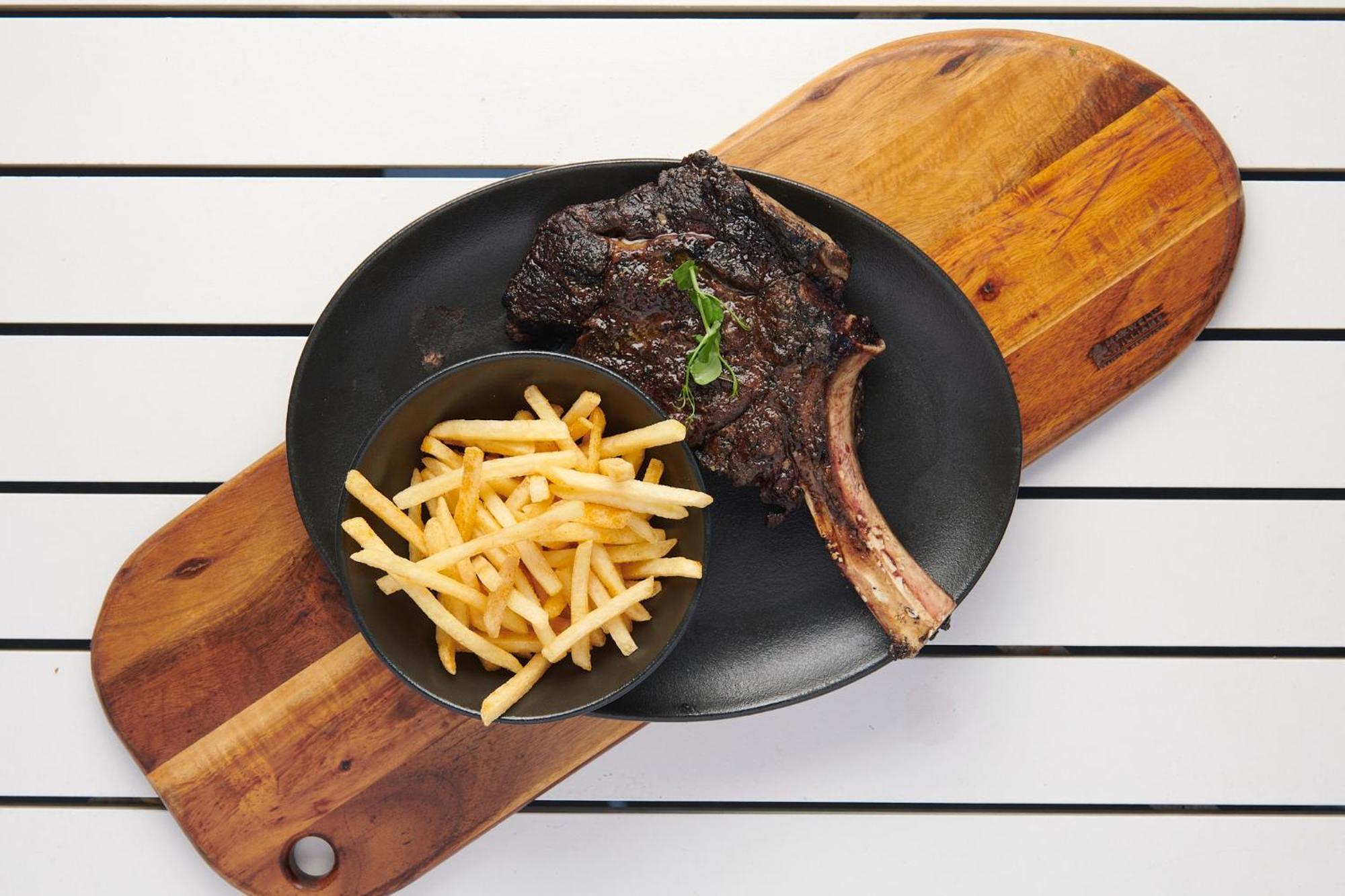 Seven Villa Hotel & Spa Johannesburg Exterior photo A steak and chips meal