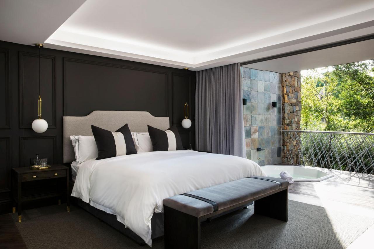 Seven Villa Hotel & Spa Johannesburg Exterior photo The bedroom of the 2018 Master Bedroom of the Year winner